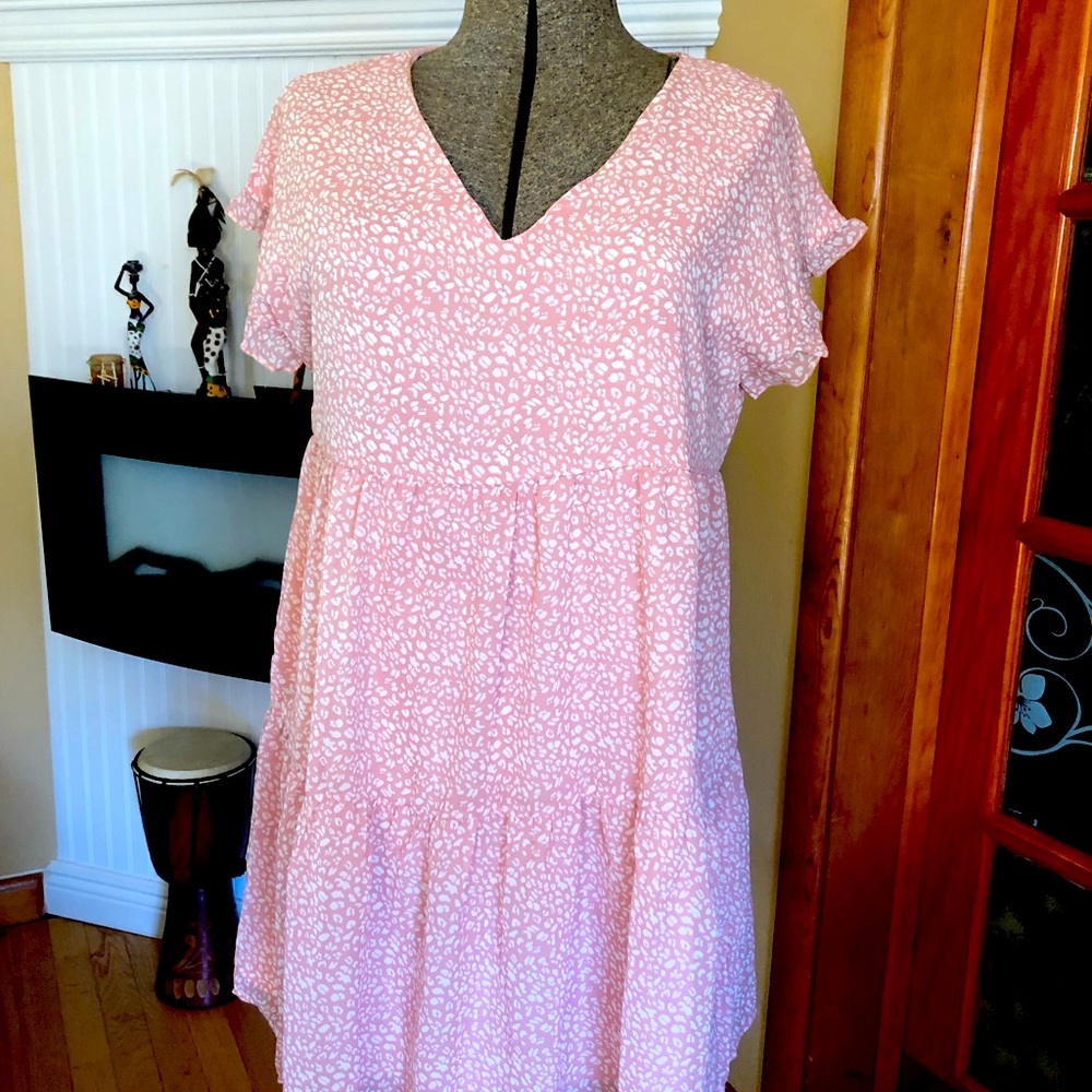 NWT Pink & white ruffle dress SZ L